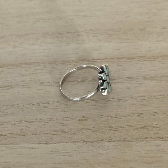 Ring Turquoise flower set in 925 Silver Sz 8 - Picture 2 of 6